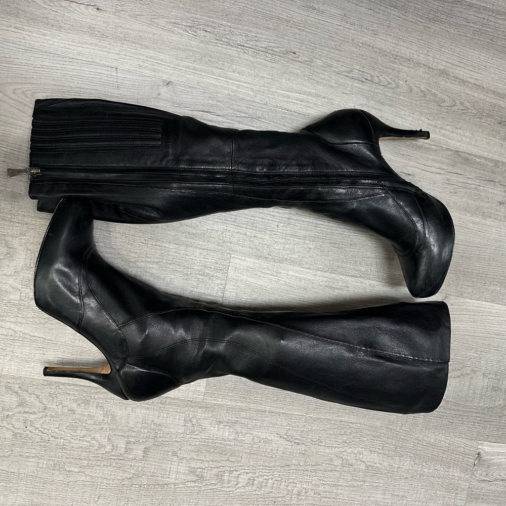 Max Studio Black Leather High Heel Knee Boots – Size 7.5M - Picture 2 of 6
